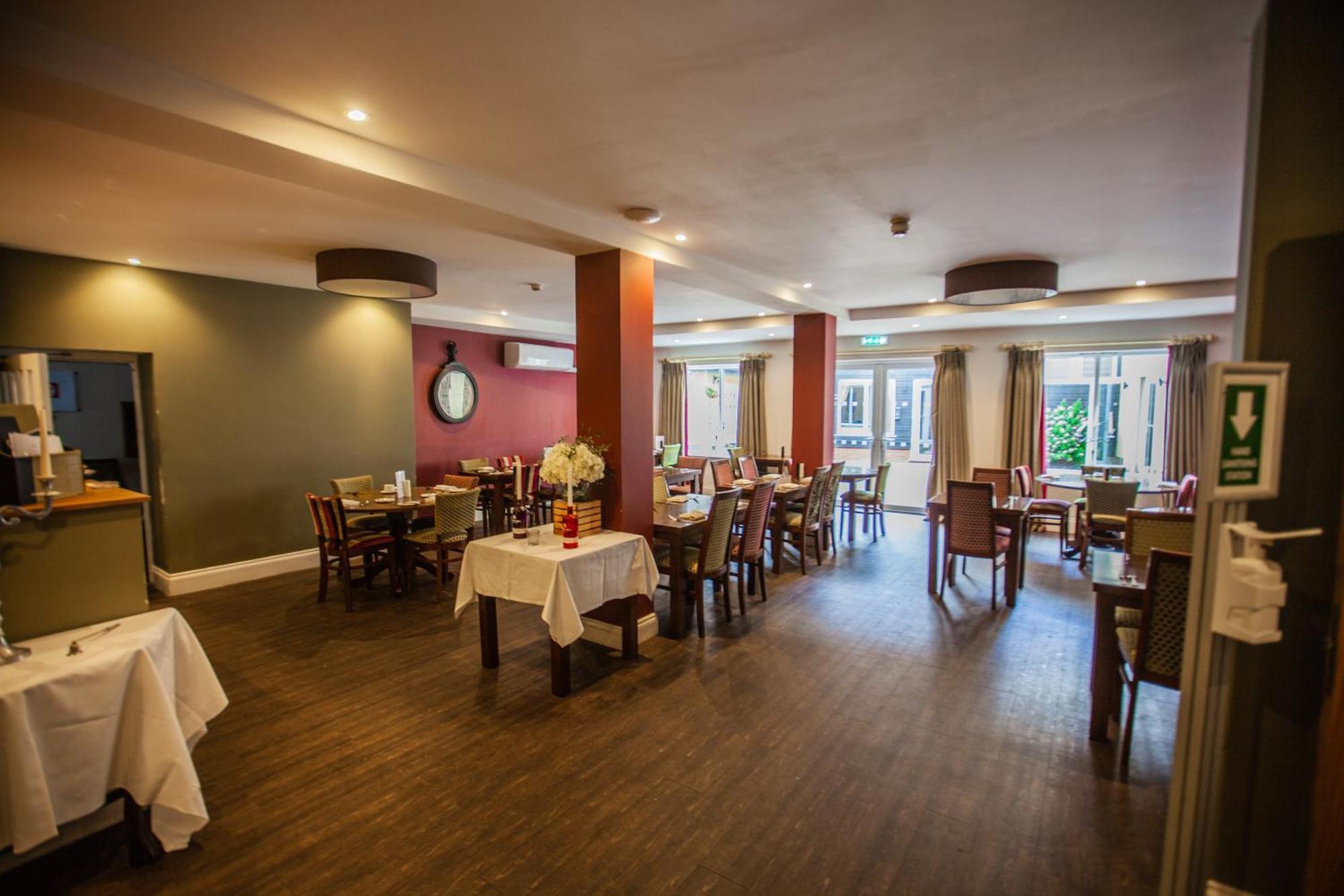 Western Grange 3* Броум